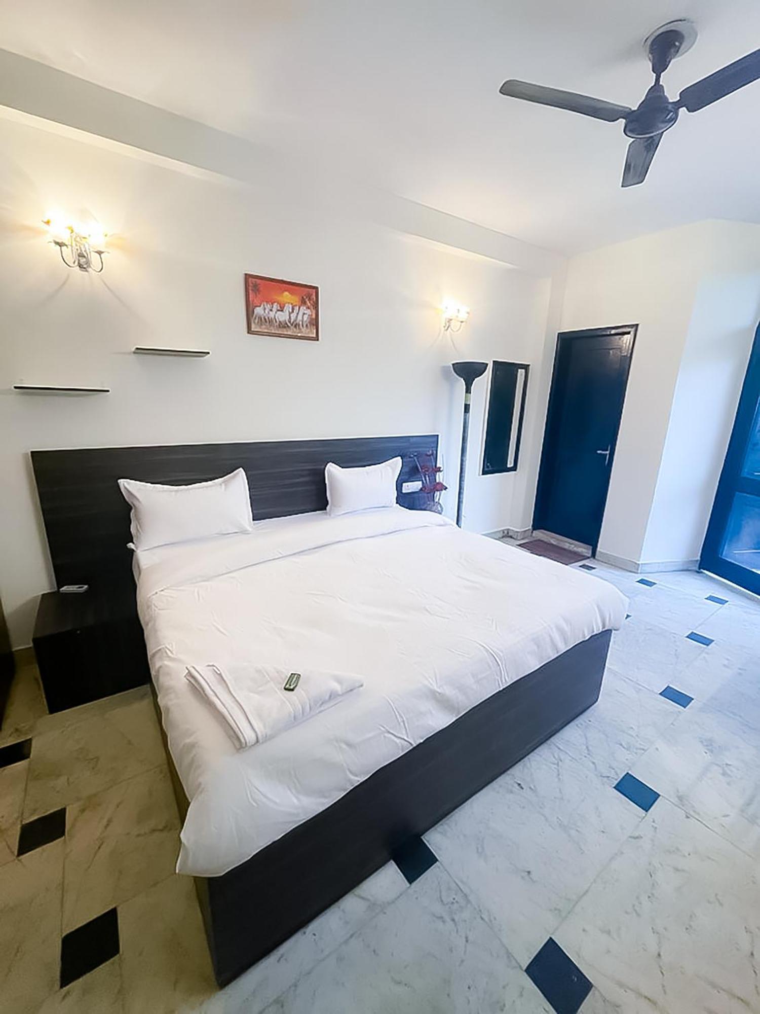 Hotel Hauz Khas Villa Near Miabella Cafe New Delhi