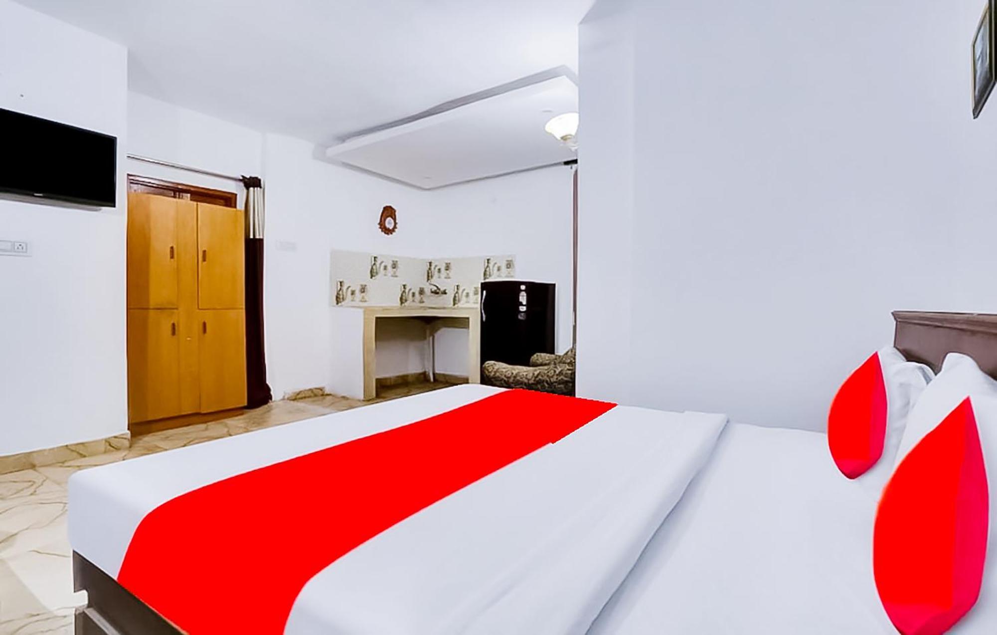 Hotel Hauz Khas Villa Near Miabella Cafe